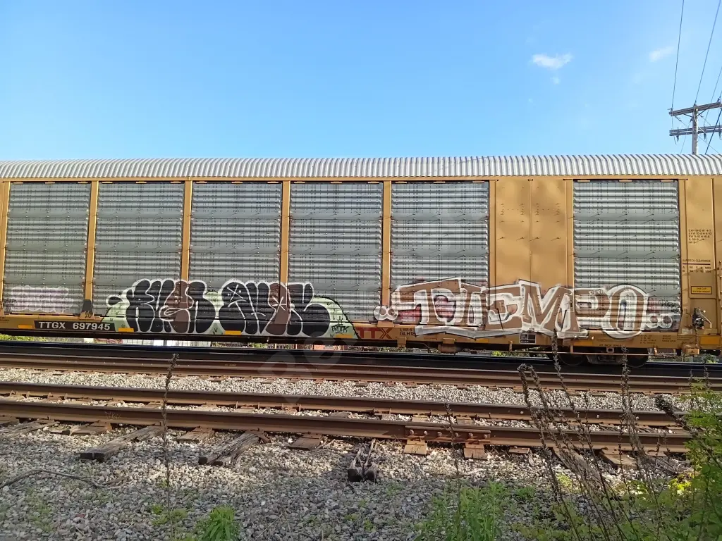 TTGX697945 - NORTH-AMERICA
