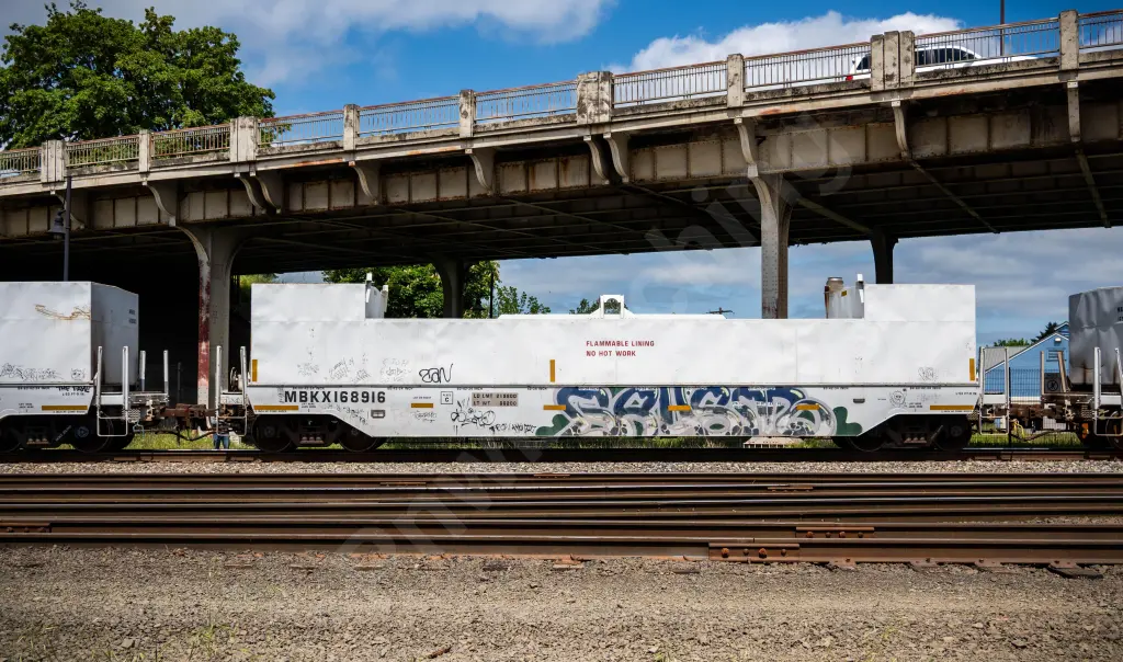 MBKX168916 - NORTH-AMERICA