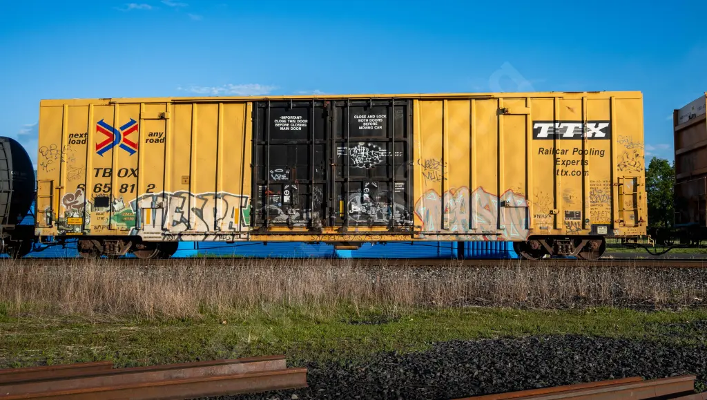TBOX665812 - NORTH-AMERICA