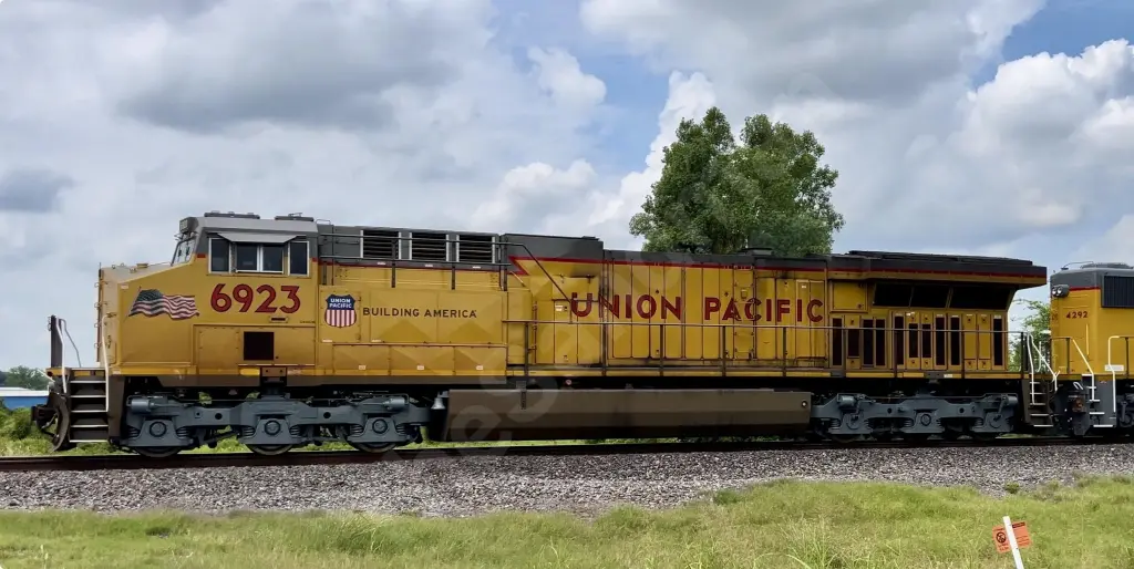 UP6923 - NORTH-AMERICA