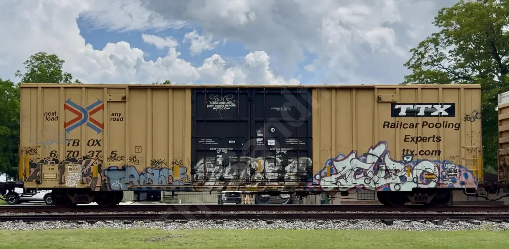 TBOX670375 - NORTH-AMERICA