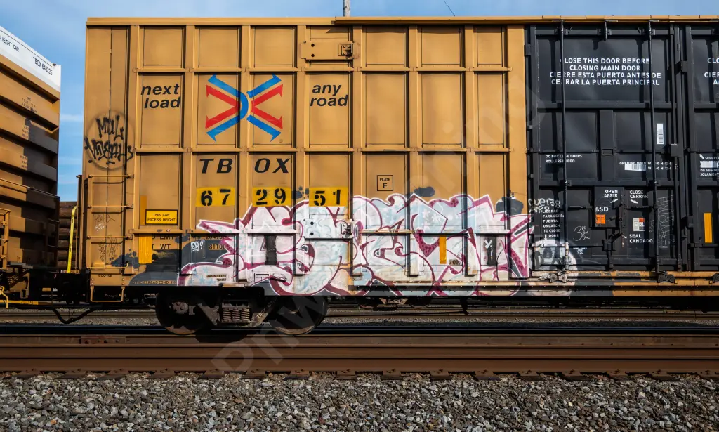 TBOX672951 - NORTH-AMERICA