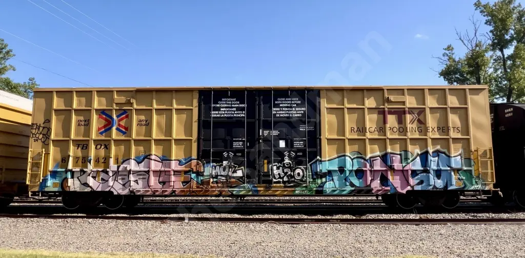 TBOX675421 - NORTH-AMERICA