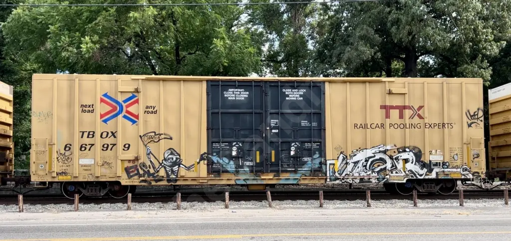 TBOX667979 - NORTH-AMERICA