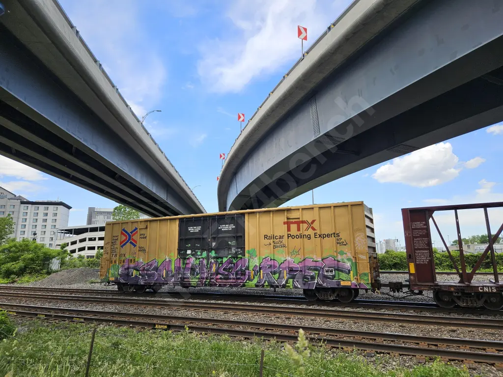 TBOX682885 - NORTH-AMERICA