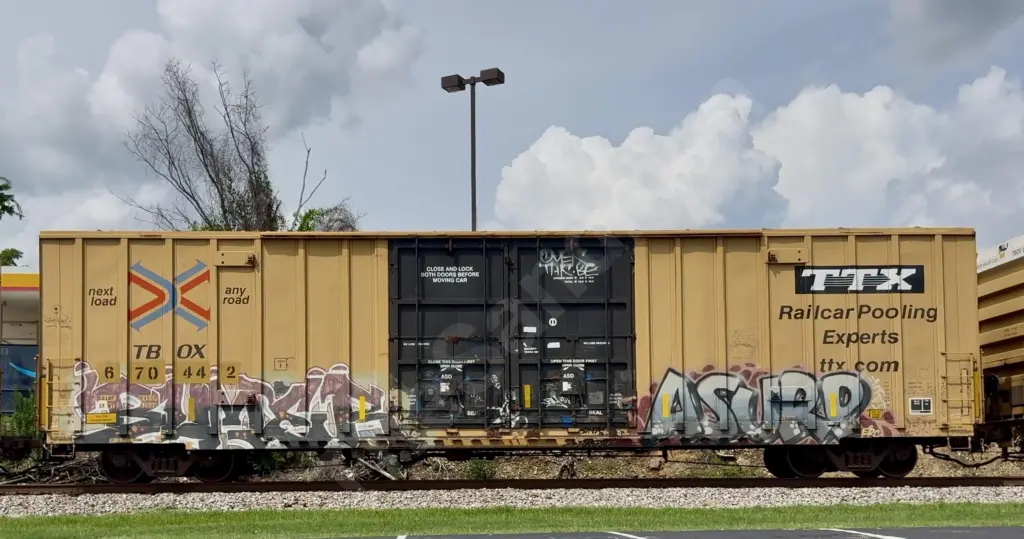 TBOX670442 - NORTH-AMERICA