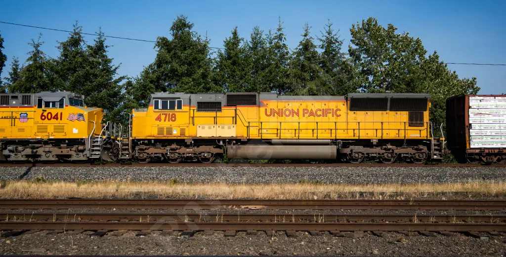UP4718 - NORTH-AMERICA