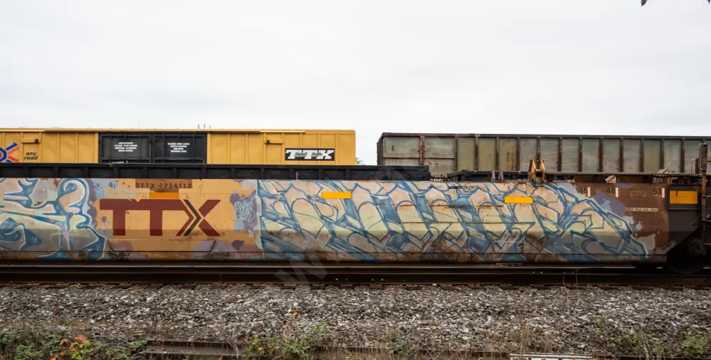 DTTX723411 - NORTH-AMERICA
