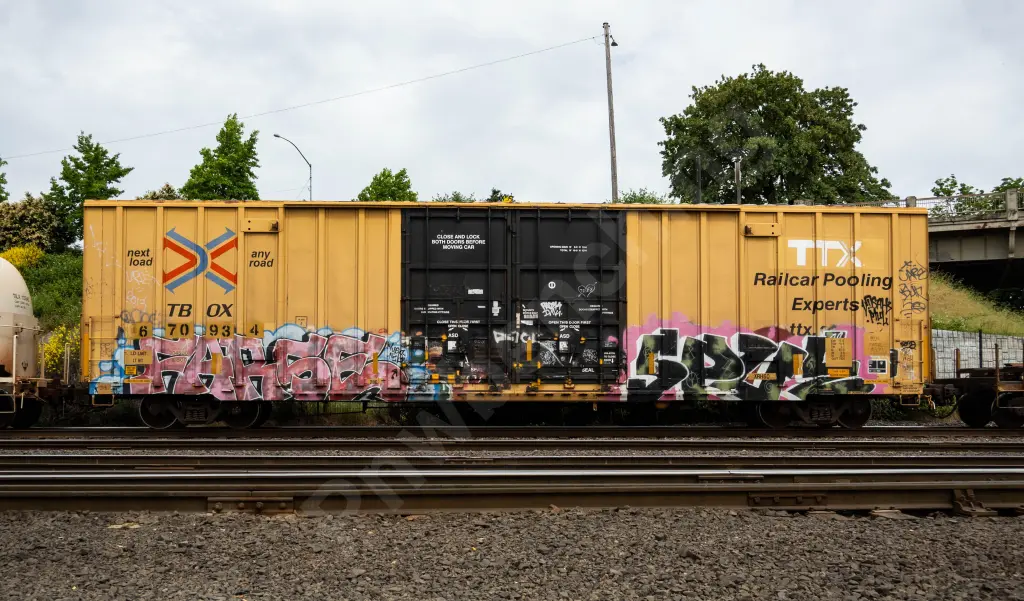TBOX670934 - NORTH-AMERICA
