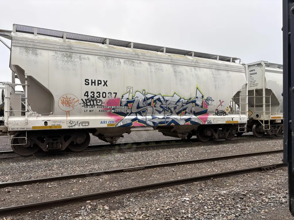 SHPX433037 - NORTH-AMERICA
