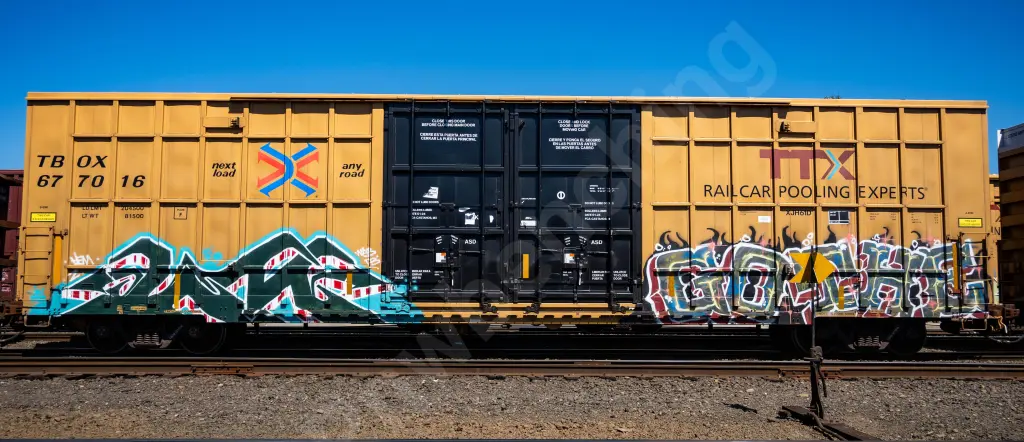 TBOX677016 - NORTH-AMERICA