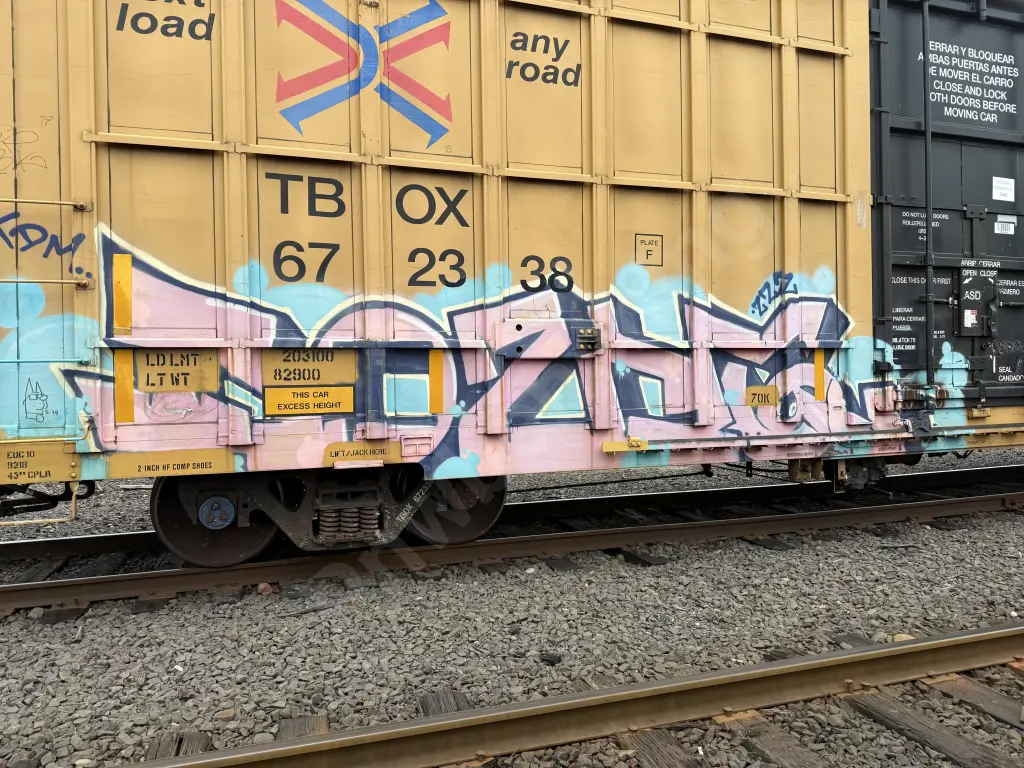 TBOX672338 - NORTH-AMERICA