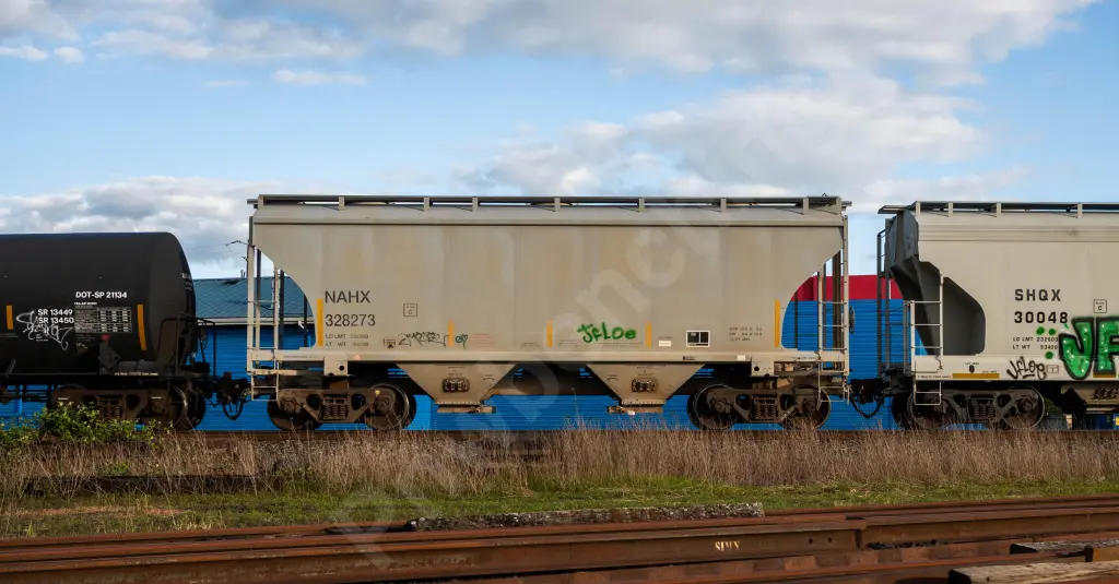 NAHX328273 - NORTH-AMERICA
