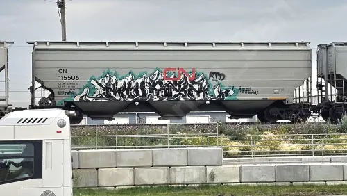 CN115506