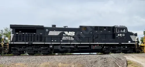 NS4813