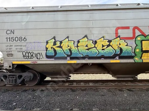 CN115086