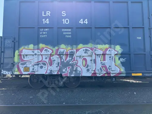 LRS141044